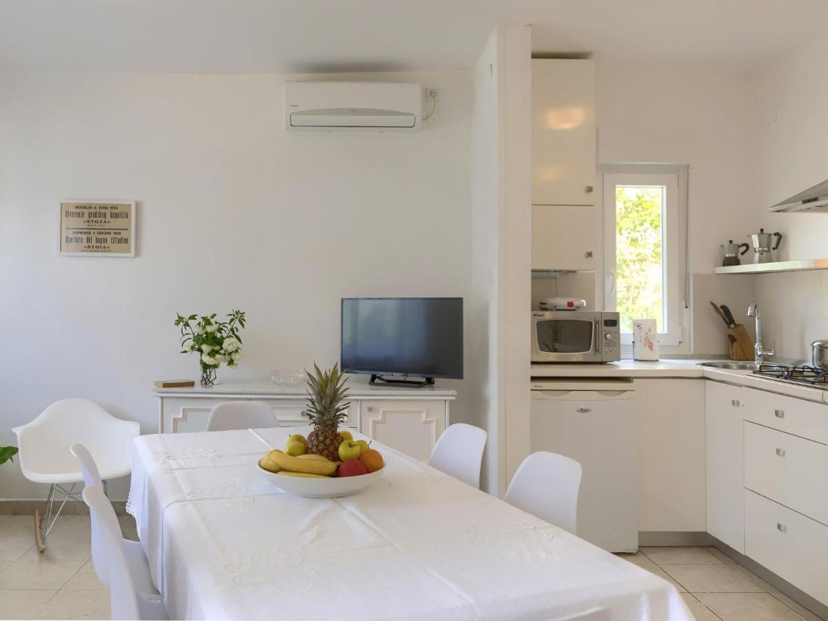 Apartment Laura By Interhome Pula Exterior foto