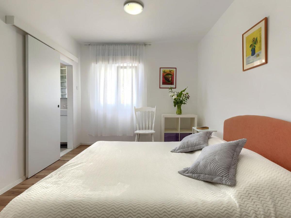 Apartment Laura By Interhome Pula Exterior foto